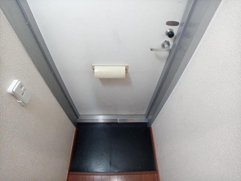 レオパレスサン　ドエル 玄関