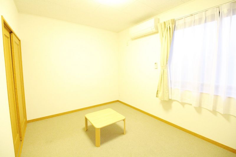 レオパレスフリューゲル 居間