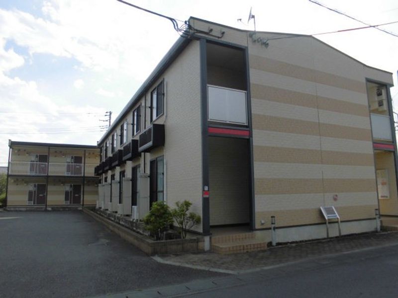 レオパレスひばり野 エントランス