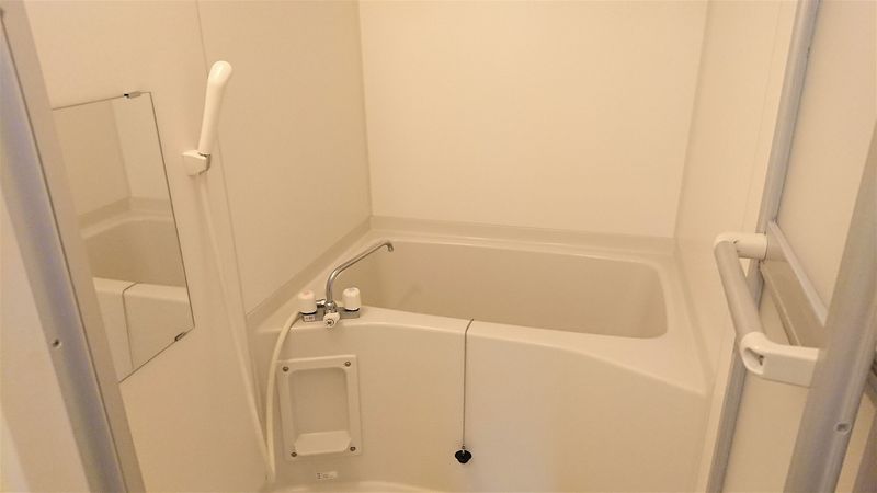 レオパレスフトゥーロ 風呂