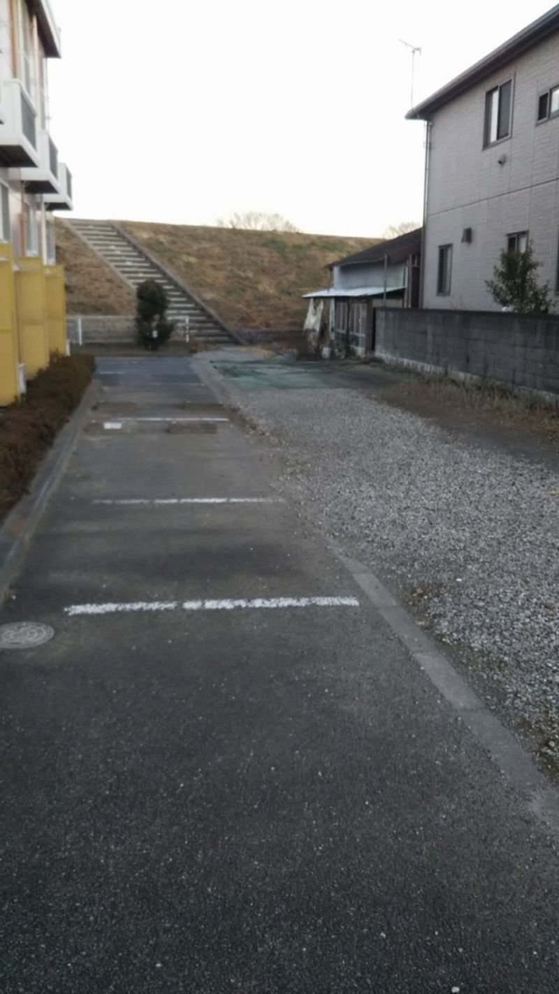 レオパレスヴィラ　フローラル 駐車場