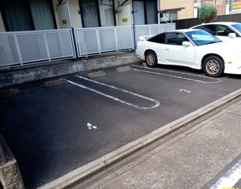 レオパレスＫＡＮＯＫＯⅡ 駐車場