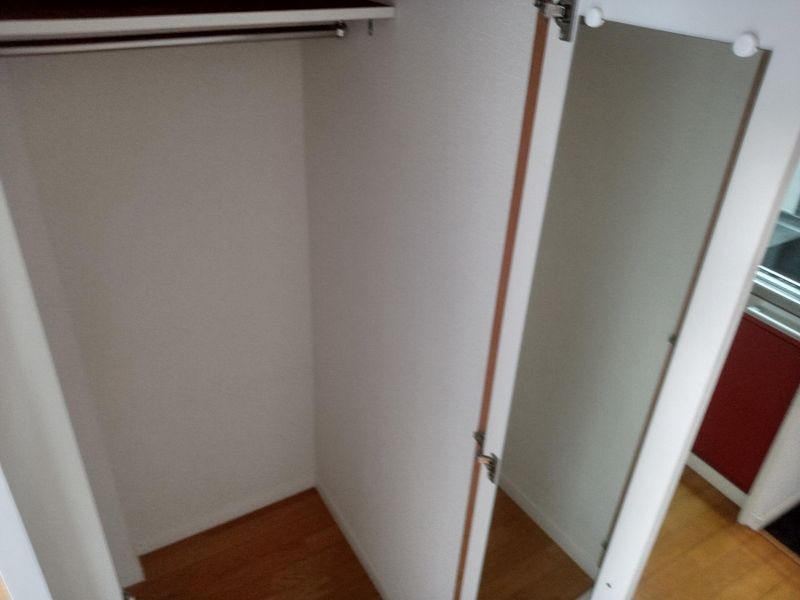 レオパレスロイヤル岩切Ⅲ 収納