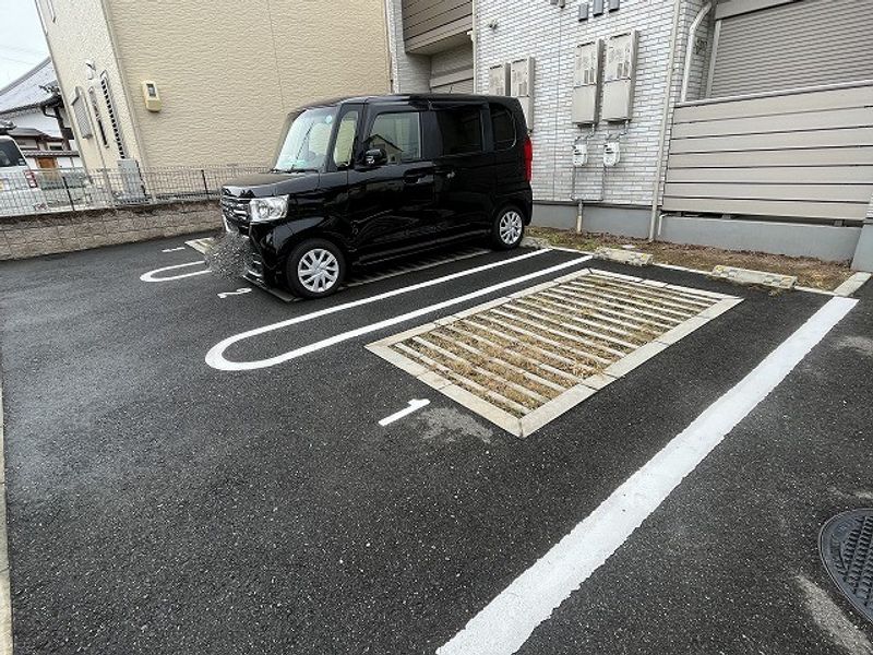 クレイノマイベイサイド８８４３ 駐車場
