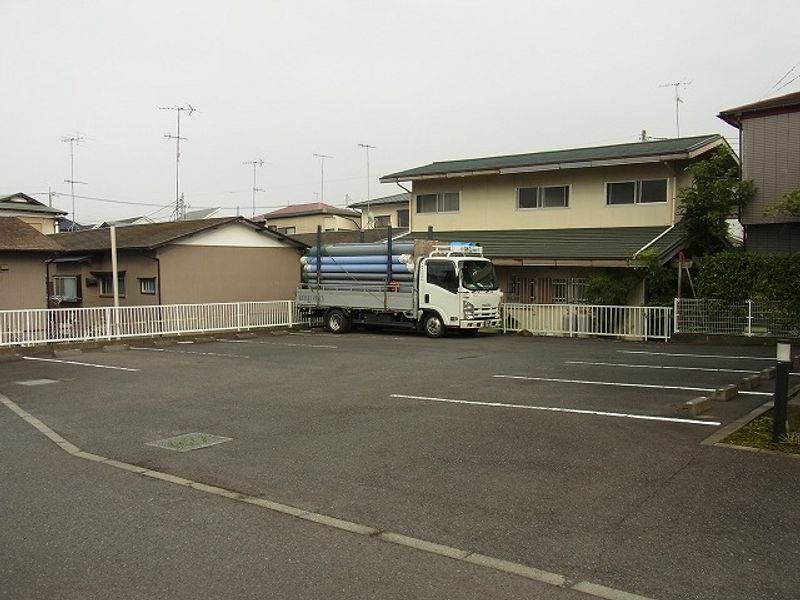 レオパレスコンフォールＫ 駐車場
