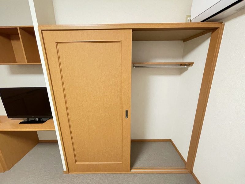レオパレスＩＳＨＩＤＵＭＩ 収納