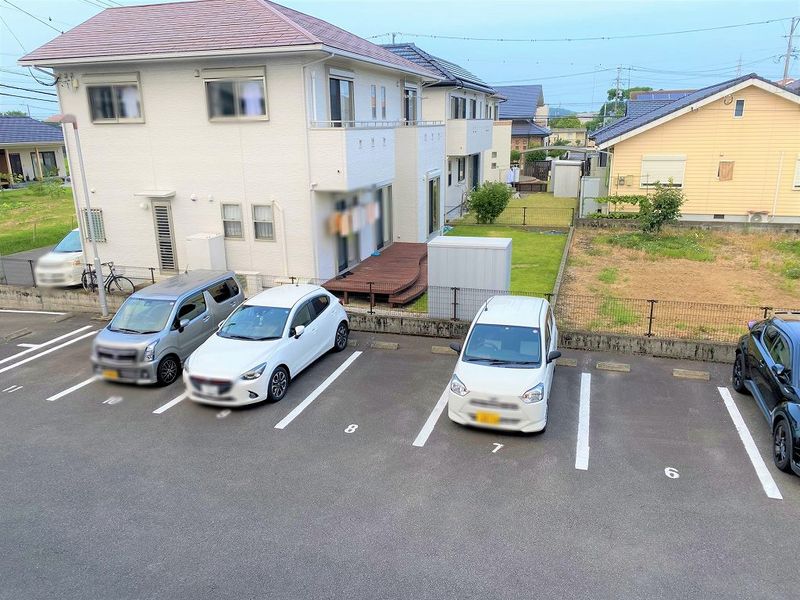 レオパレス桜町 駐車場