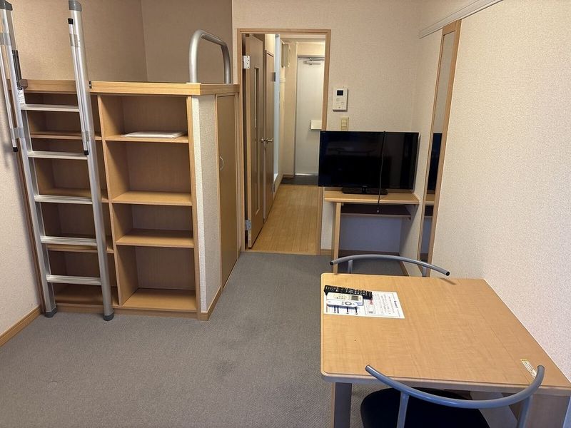 レオパレスさざんか 居間