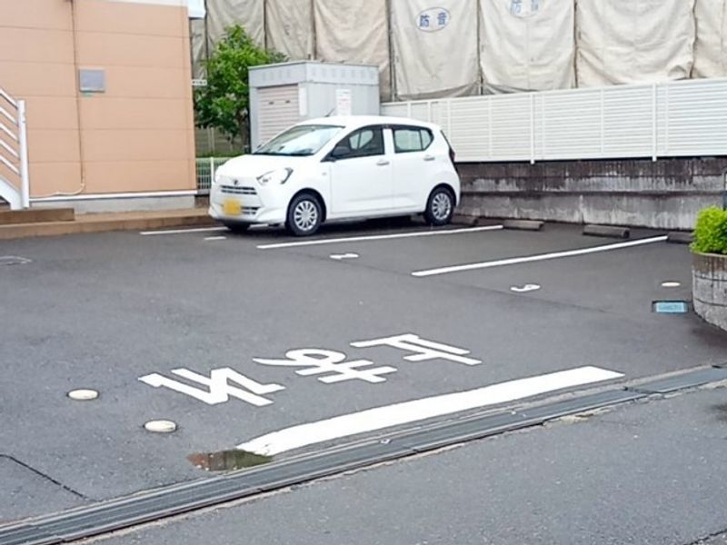 レオパレスエスポワール 駐車場