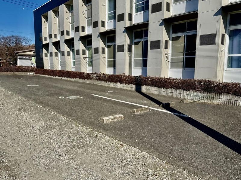 レオパレスエターナル 駐車場