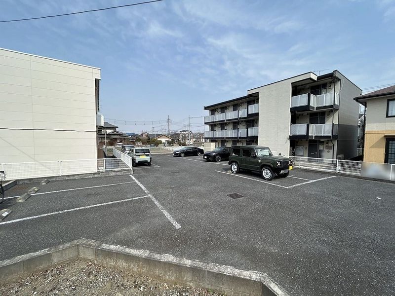 レオパレスｍｉｎｏ 駐車場