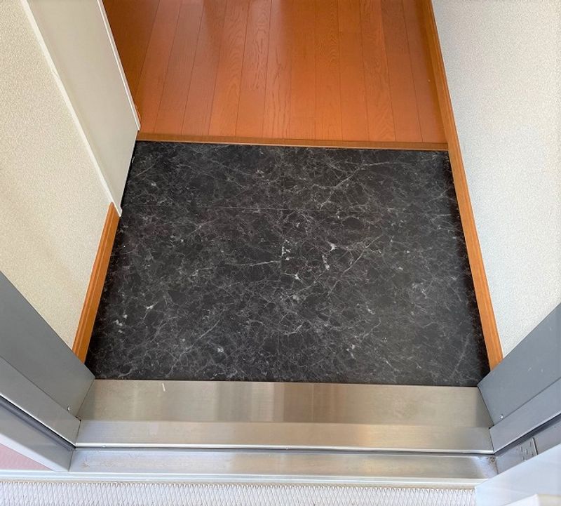 レオパレスヴィルアルカディア 玄関