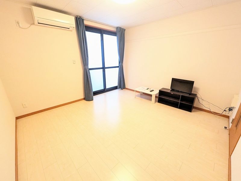 レオパレス橘 居間