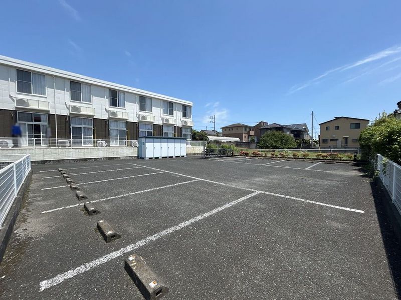 レオパレスサンヒダカ 駐車場
