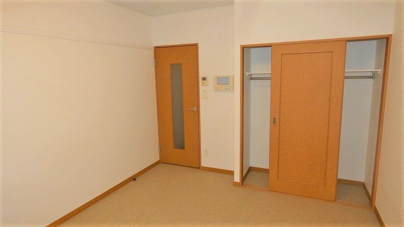 レオパレス泉の森 居間