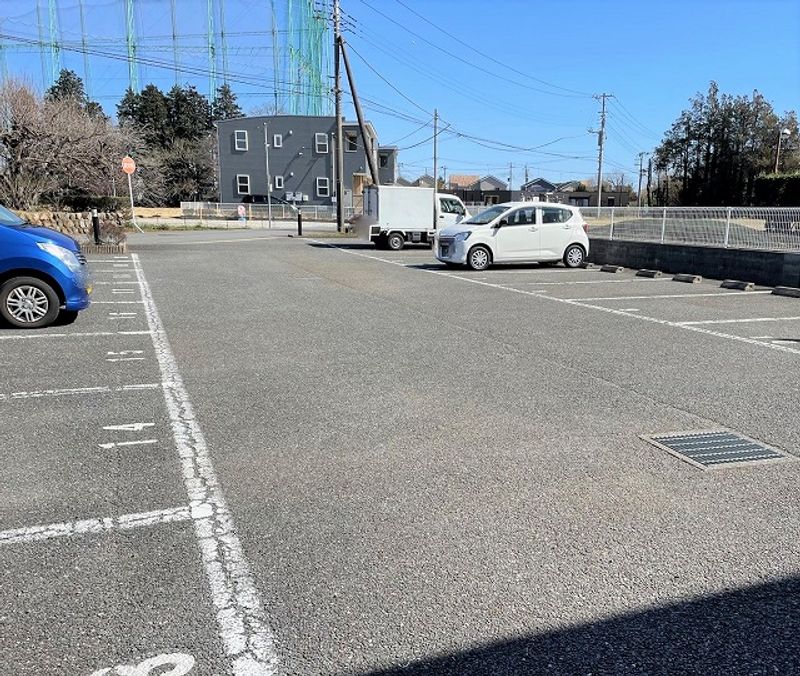 レオパレスティエラ 駐車場