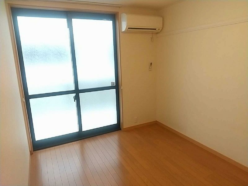 レオパレスアベニューⅡ 居間