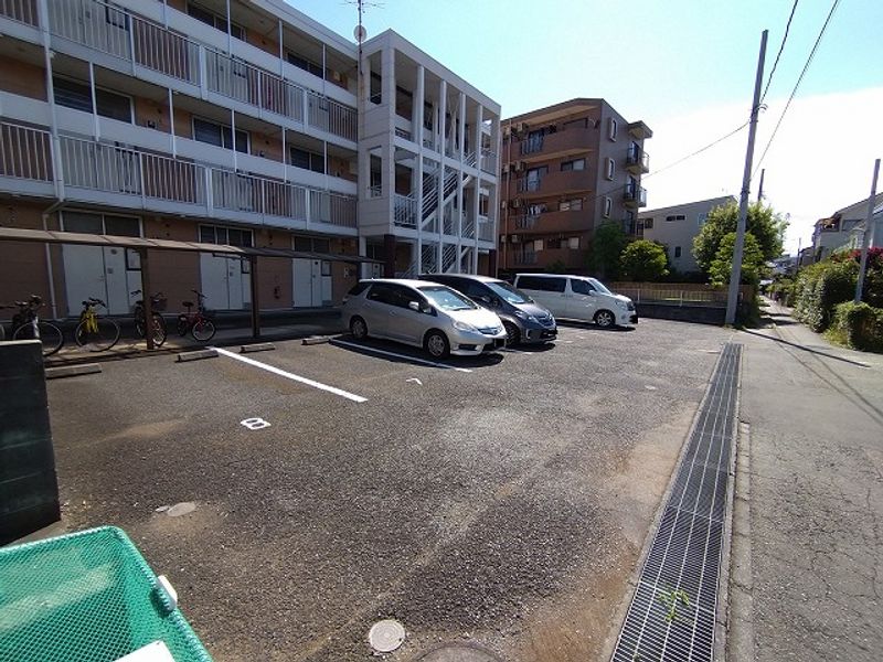 レオパレスＳｏｕｔｈ　Ｖｉｌｌａｇｅ 駐車場