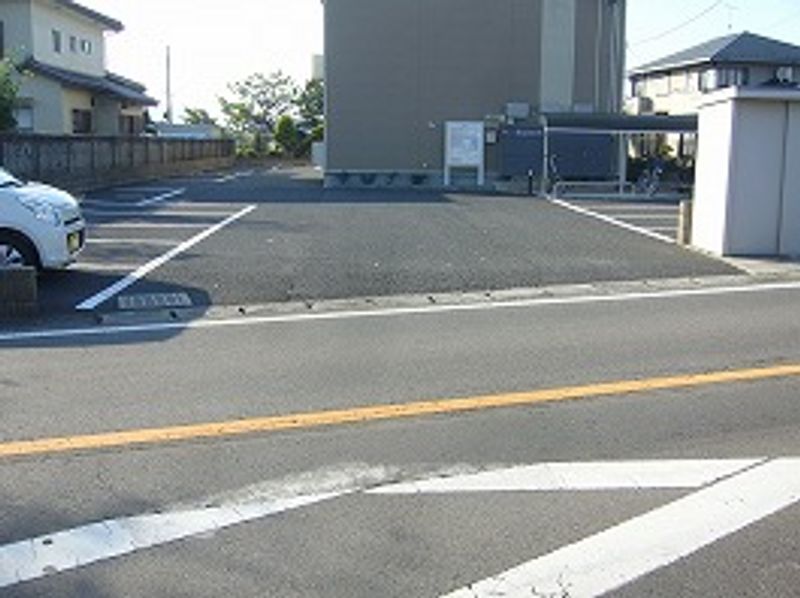 レオパレスフロラシオン エントランス