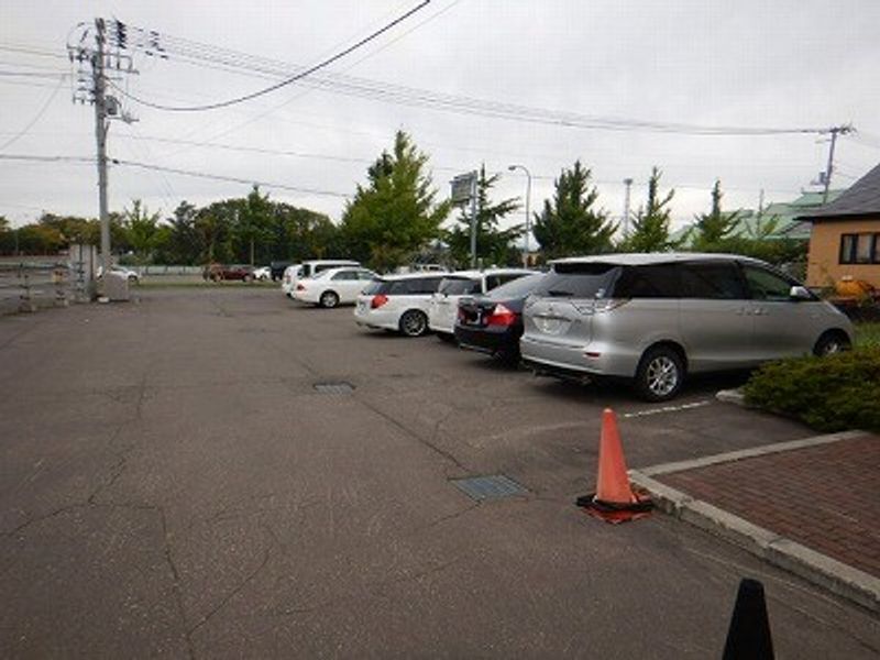 レオパレスエスポワール 駐車場
