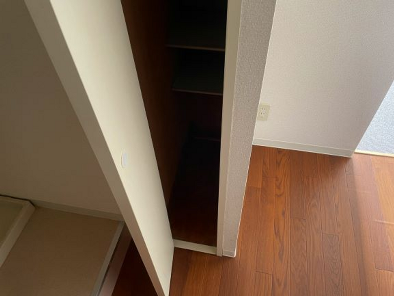 レオパレスパティオ 玄関