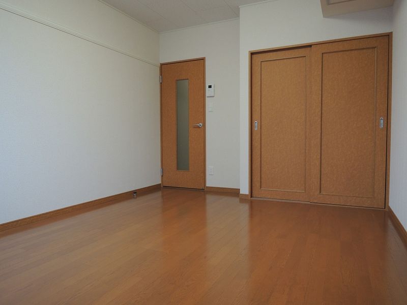 レオパレス藤 寝室