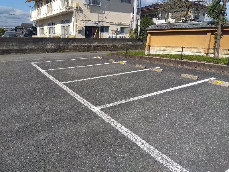 レオネクスト富士Ⅱ 駐車場