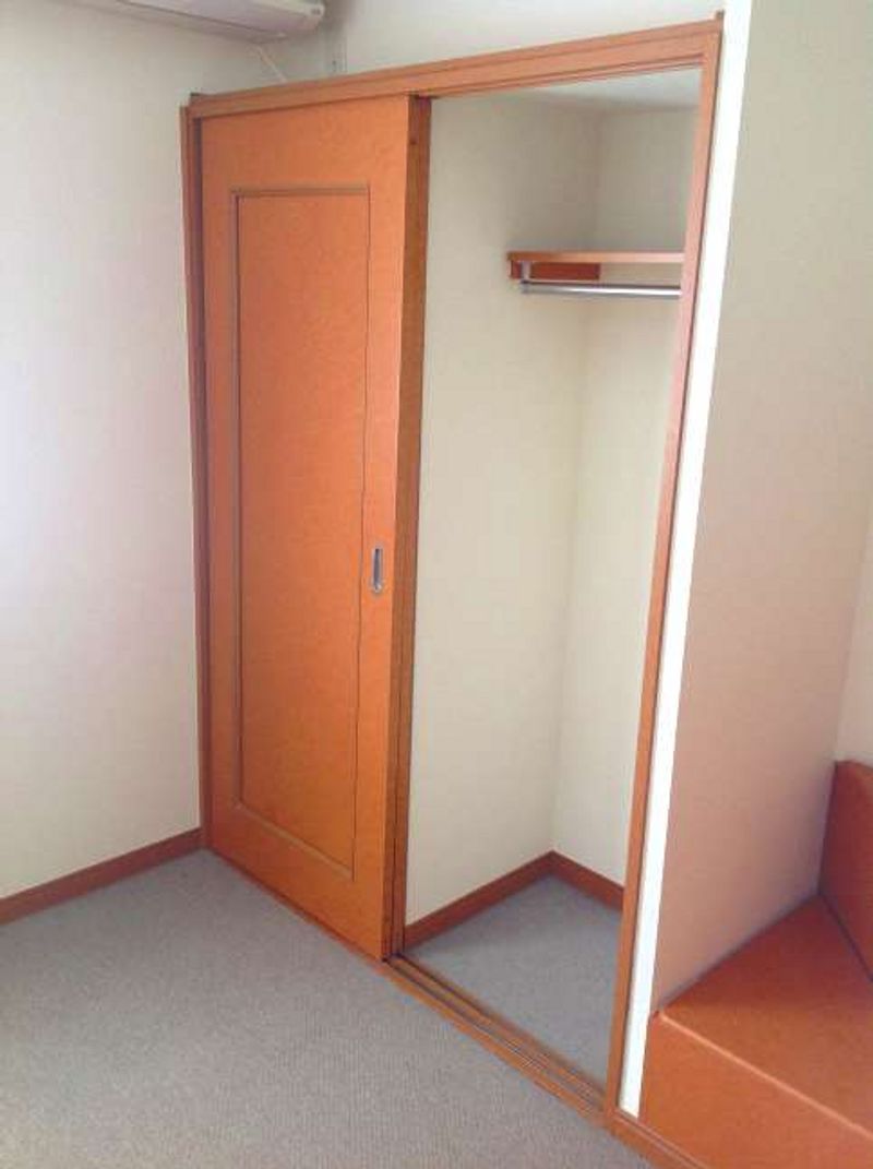 レオパレスゼオン 収納