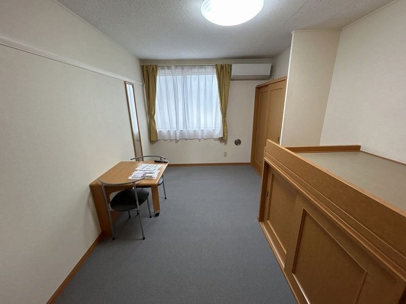 レオパレス椿 居間