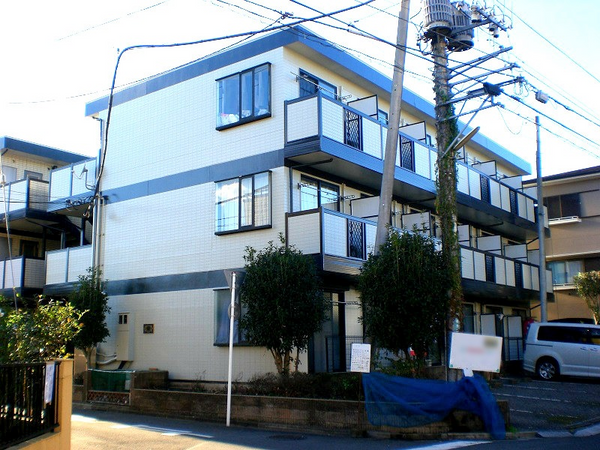 leopalace Avion II exterior