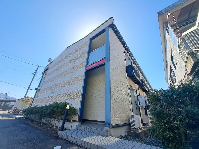 レオパレスルミエール 外観