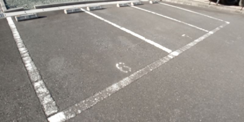 レオパレス市瀬 駐車場