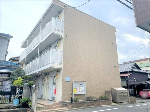 レオパレスエプレ 外観