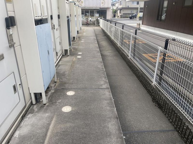 レオパレス松 エントランス