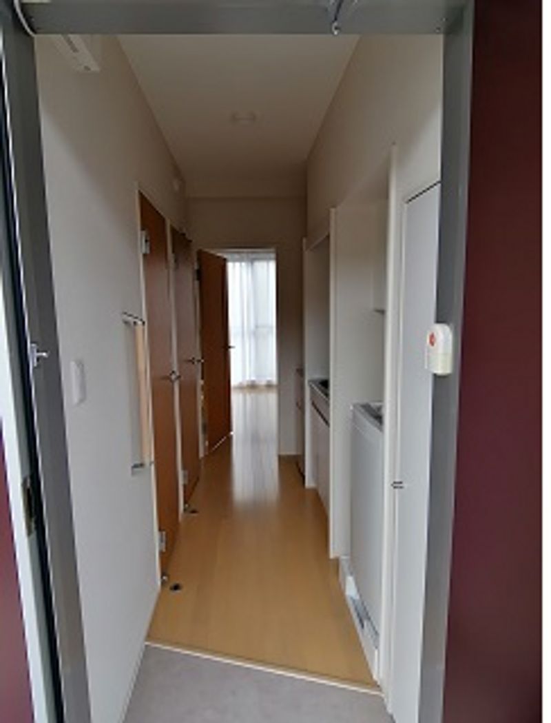 レオパレス幸 玄関