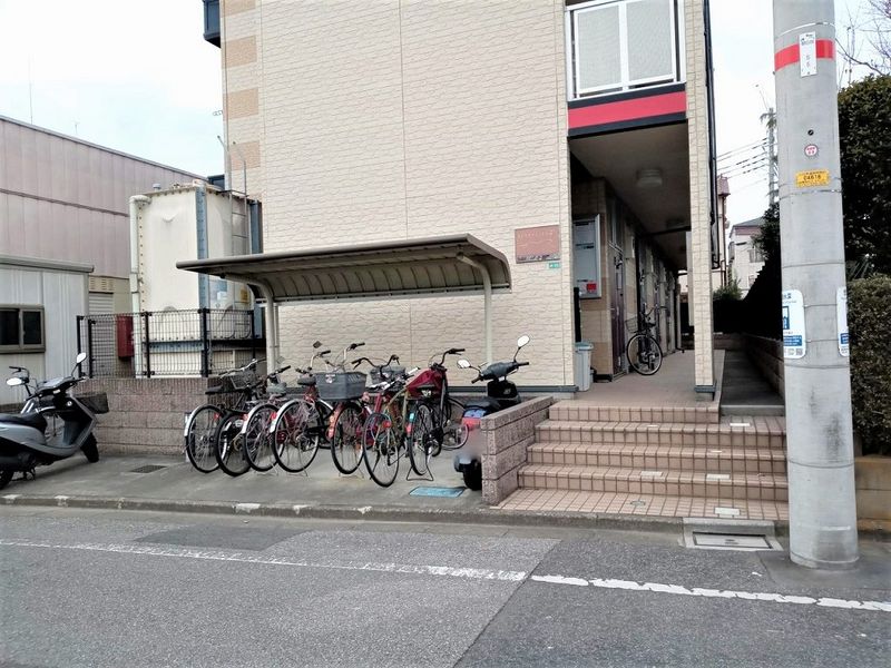 レオパレスｅｃｌａｔ エントランス