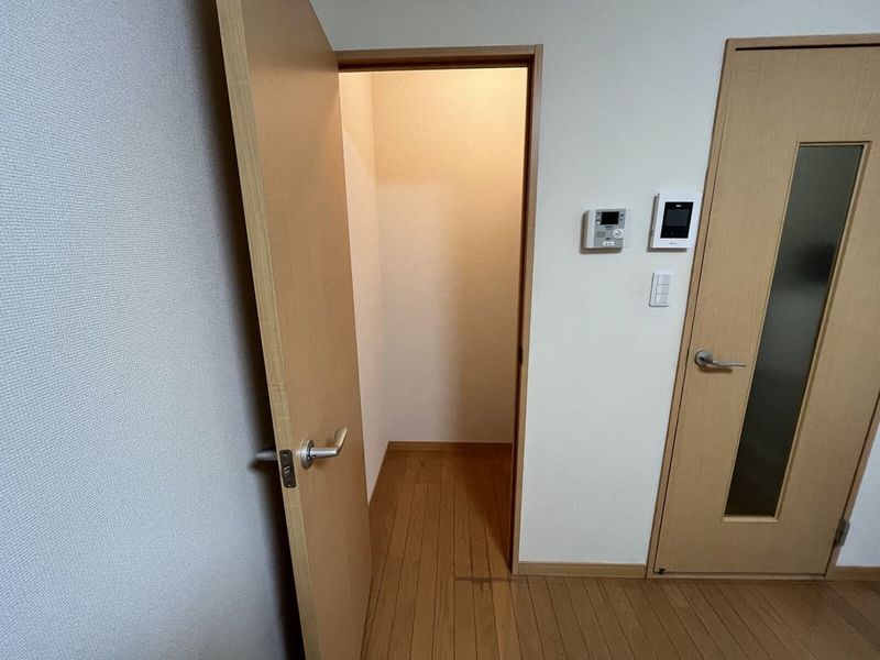 レオパレストウメイ 収納