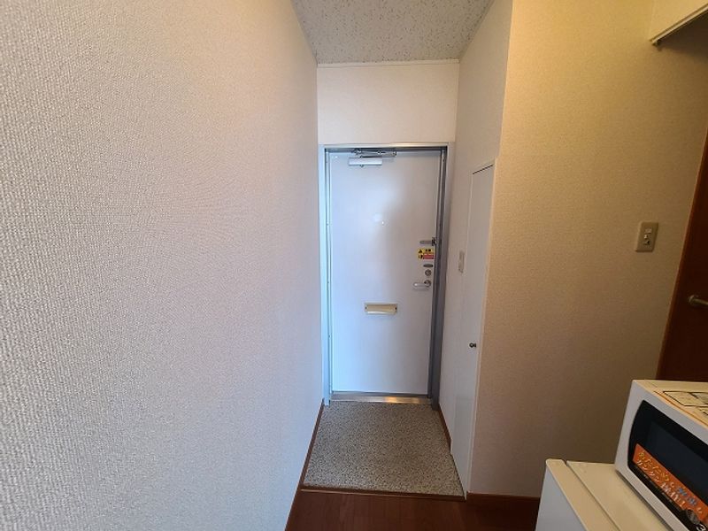 レオパレス若宮北 玄関