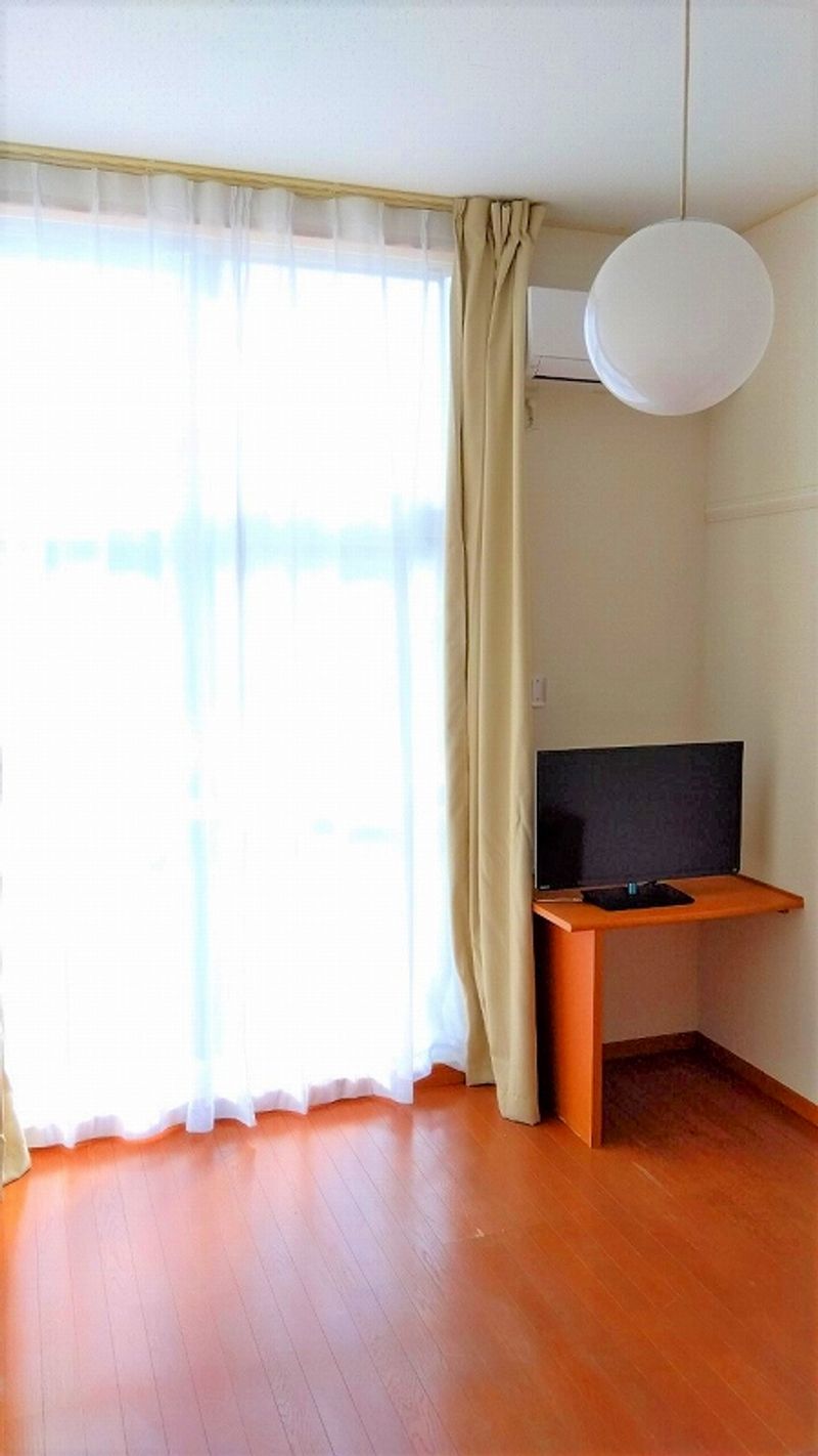 レオパレスベッラステラ 居間