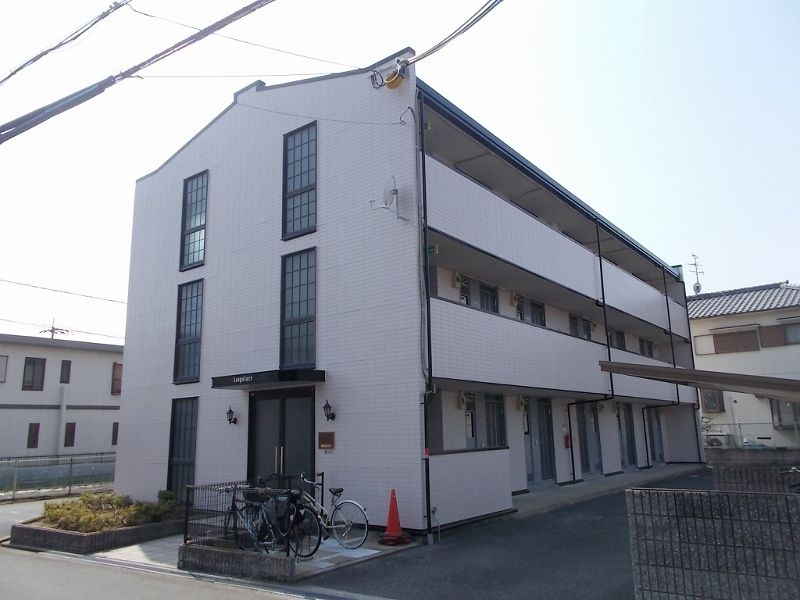 レオパレスフェリス 外観