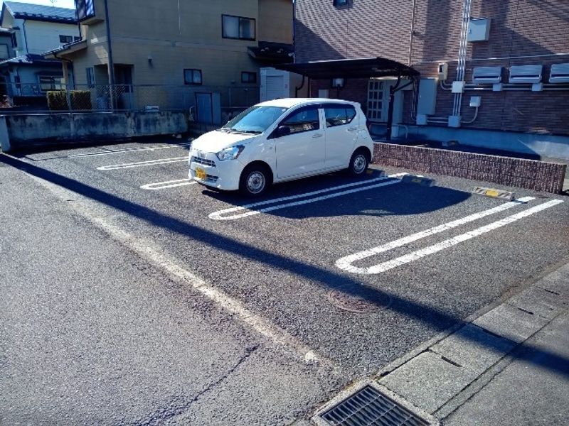 レオネクストパディントン 駐車場