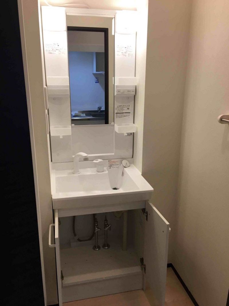 CLEINO NISHIGAI IV Washroom