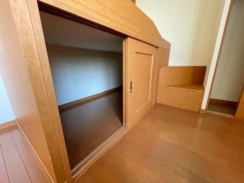 leopalace Misato Storage