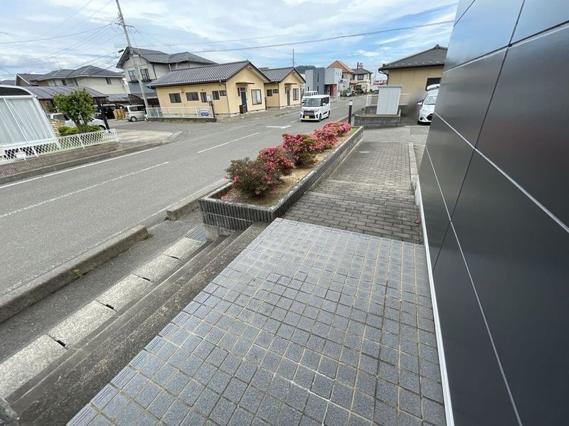 レオパレス中屋敷Ａ エントランス