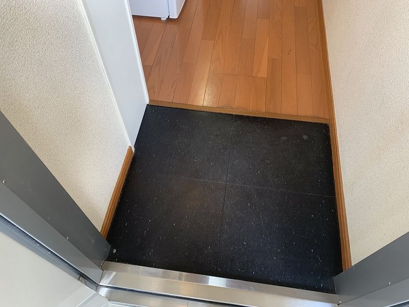 レオパレス野木和 玄関