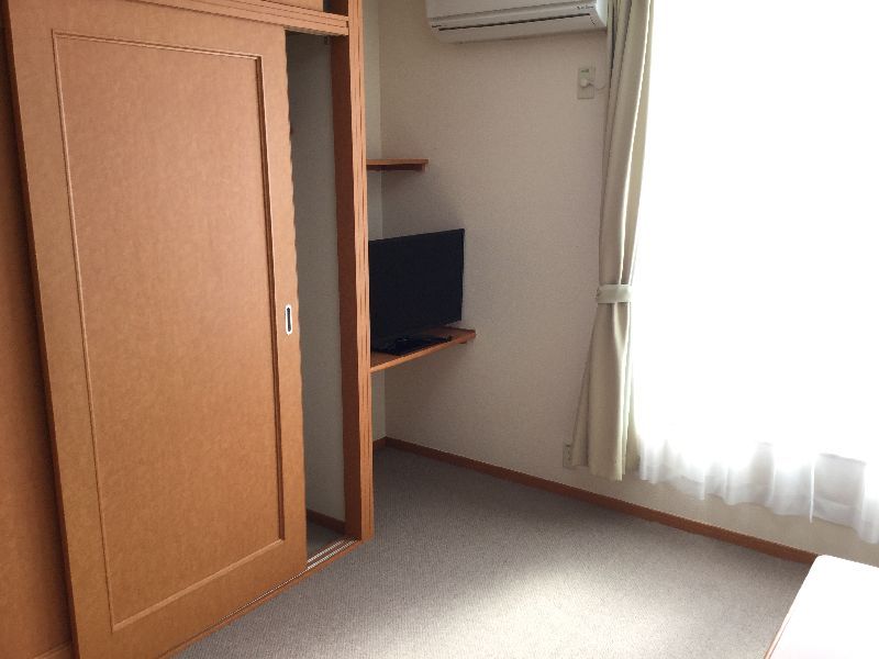 レオパレスプチ・フォレステール 居間