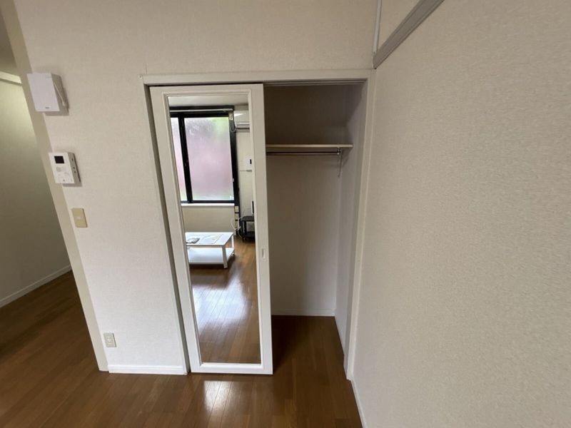 レオパレスクレールアビコ 収納