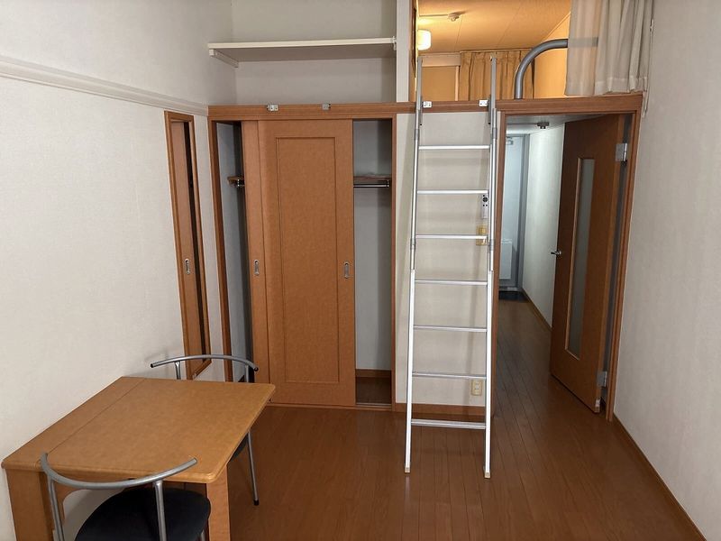 レオパレスボヌール 居間