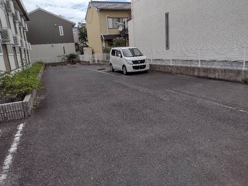 レオパレスシエラ 駐車場