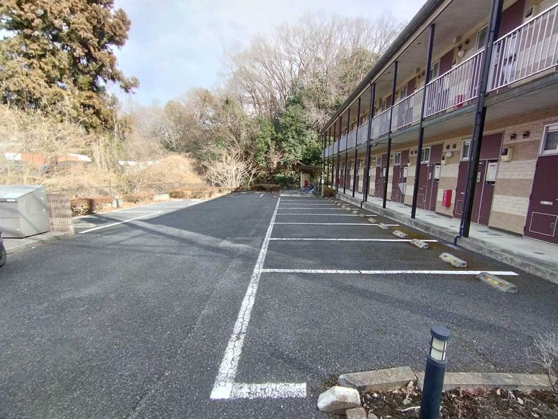 レオパレストミーズ 駐車場